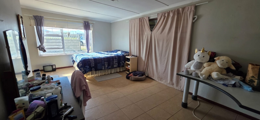 3 Bedroom Property for Sale in Sandbaai Western Cape